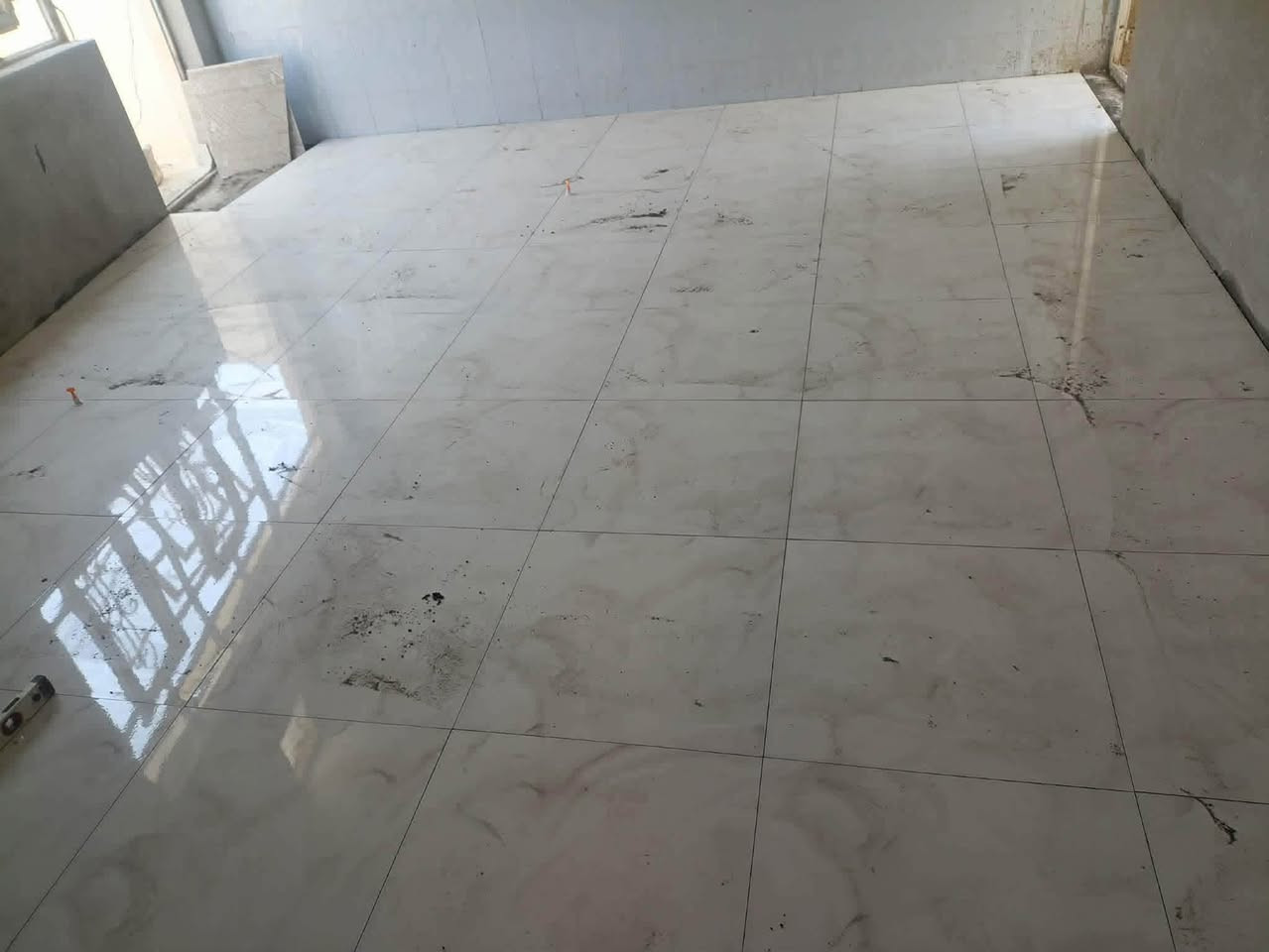 🏠 إعلان بيت للبيع في خانقين - منطقة بانميل
تفاصيل العقار:
 المساحة: 280 متر مربع
البيت ركن صاير
 الموقع: خانقين / حي بانميل
 البناء: (قاطين)
التقسيم الداخلي:
 الطابق الأول:
 غرفة نوم
 صالة واسعة
 استقبال
 مطبخ
 مجموعات صحيات
 الطابق الثاني:
 3 غرف نوم
 صالة
 مطبخ
البيت قيد الانشاء باقي 15يكمل 
 حوش 
 صحيات داخلية وخارجية
📞 للتواصل والاستفسار:
***********
***********
