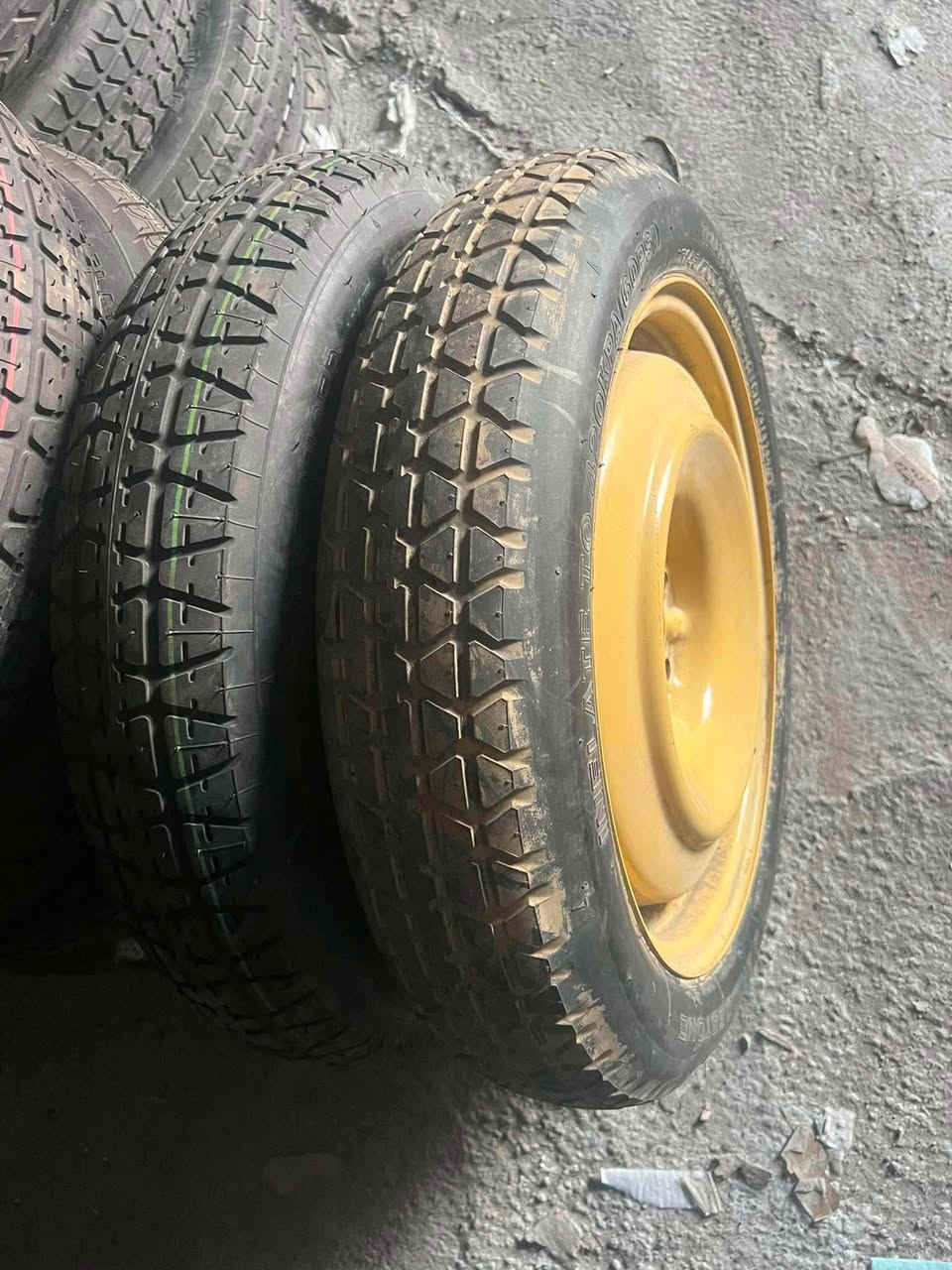 السلام عليكم 
متوفر سبير BYD جميع الفئات 
سبير ياباني تاير برجستون سبيرات جدد 
مع الفلينة والملحقات 
متوفر توصيل جميع محافظات العراق 
للأستفسار : 
***********
***********
