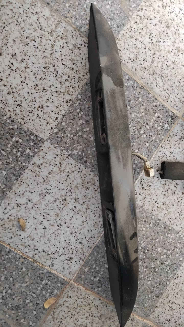 غراض النترا مقدس للبيع قاعده فيت بم خليجي كامله فيت بم وفلتر شغالات بس القبغ فوك مايعه فيشه ومسطره الي تصير فوك رقم لون اسود للبيع شلع ب 50 الف
