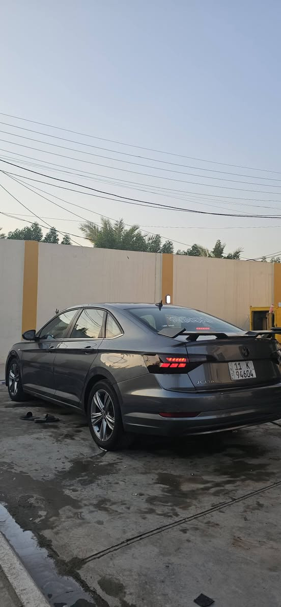 🚘 للبيع فولكس فاغن جيتا Jetta 2024 SE
الموديل: 2024

الفئة: SE

اللون: رمادي

المحرك: 1.5 لتر تيربو

القير: أوتوماتيك 8 سرعات

الدفع: أمامي

المقاعد: جلد/فينيش فاخر حسب التجهيز

الشاشة: شاشة وسطية مع أنظمة ترفيه واتصال

الكاميرا: كاميرا خلفية

التشغيل: تشغيل بصمة/زر حسب التجهيز

المكيف: أوتوماتيك

السلامة: أنظمة أمان ومساعدة للسائق

✨ السيارة نظيفة ومرتبة

🔧 الحادث: الجاملغ الخلفي عكس السائق

📍 الموقع: بغداد

💰 السعر: [149$]بيها مجال

📞 للتواصل: [***********]واتساب 

[***********] اتصال📞
