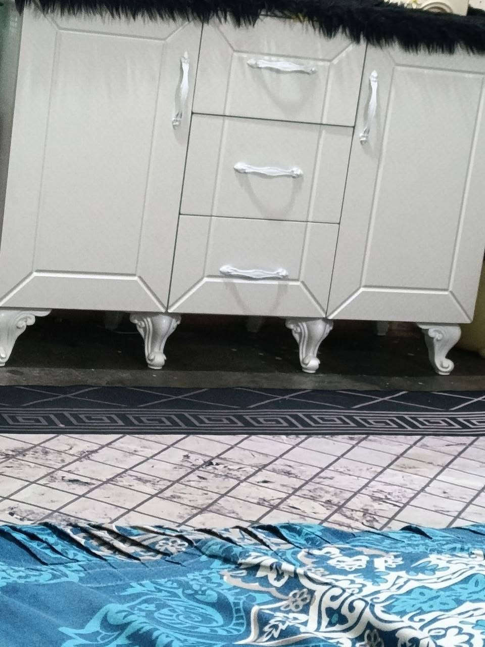 غرفه النوم كامله جديده اي ضرر ما بيها اي شخط ما بيها جديده جديده جديد 🆕 للبيع

للأستفسار لأتصال على الرقم

***********
