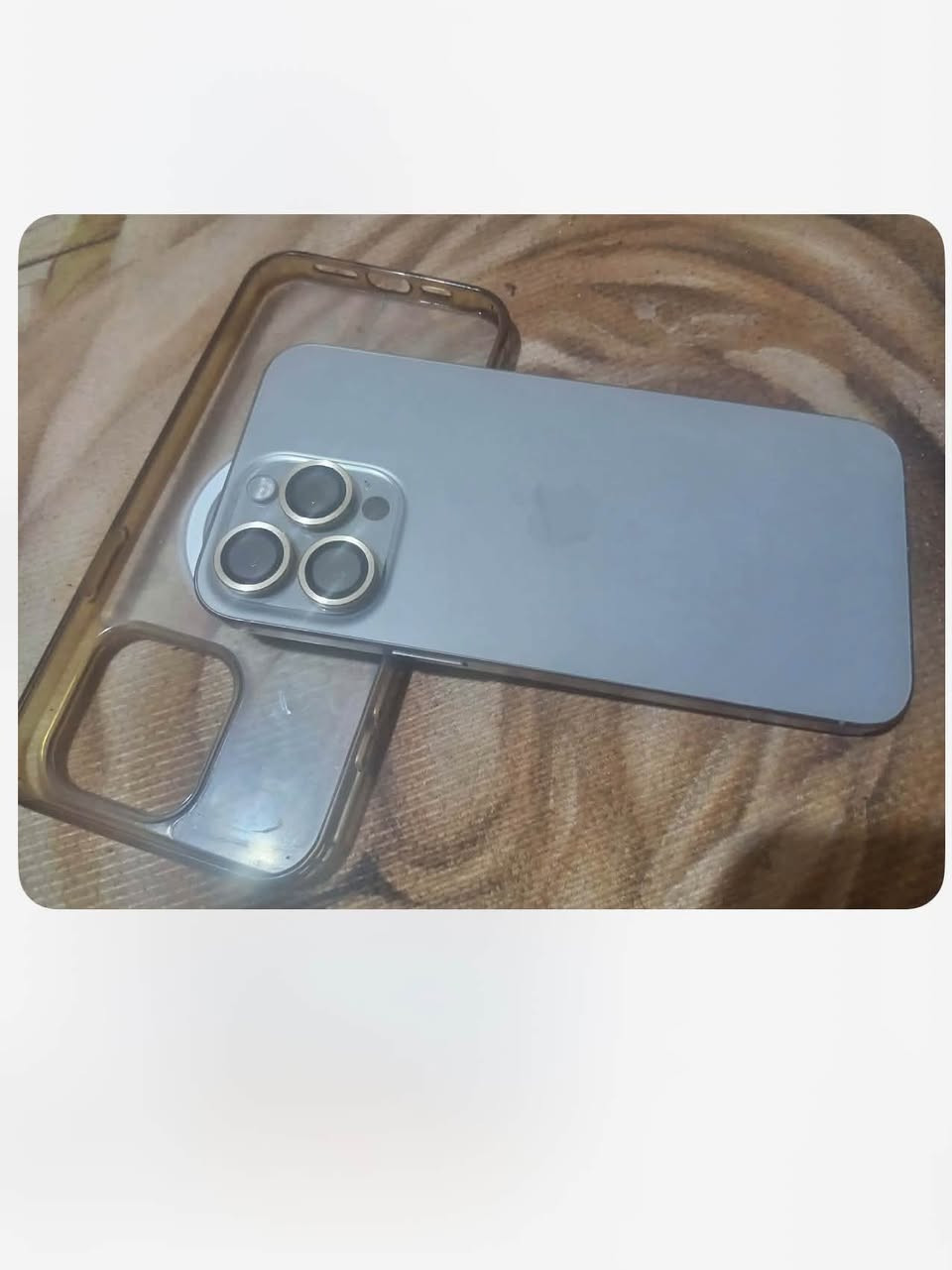 15برو ماكس للبيع 
ذاكره ٢٥٦
بطاريه 84
تليفون كلش نضيف 
كلش مابدل بي
بس بي طخه بسيطه من فوك حتى مابينه
مليون  وبي مجال 
مكان واسط الصويره
***********
