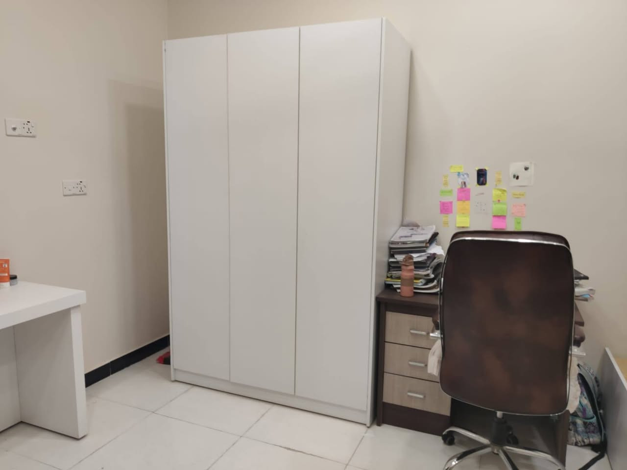 ناصريه مركز
منطقه  قرب مستشفى  التركي 
بيت درجه اولى 
مكتب ركن الشموخ الحديث
***********
بيت٢٠٠ متر طابو اسهم باسمي

طابقين كامل صبغ داخلي (جوتن نوع فنيلا لاتيه) وتاسيسات كهرباء  مع منظومة الايرثلكج والتاسيسات الداخلية من الدرجة الأولى وكذلك المجاري استخدام بوري سمارت ١٠ بار قياس ٦ انج و٤ انج وتاسيسات الماء على نظام البطارية مع ٢ تانكي سعة ١٠٠٠ لتر
عدد الغرف ٥
استقبال
مطبخ حار وبارد 
مطبخ حار ثاني
هول كبير
صالة درج
تواليت خارجي
موزع مابين باب الاستقبال وباب الهول
وباب المطبخ مطل على الكراج
كراج سيارة مع حديقة صغيرة
حمامين بالطابق الاول والطابق الثاني مع لوندري لكل حمام
سطح اشتايكر مع ستارة
الواجهة ملبوخة فقط الطابق السعر  ٢٠٠ مليون وبيه مجال قليل الارضيhttps://www.facebook.com/share/p/1EdL4yY9YG/
***********
