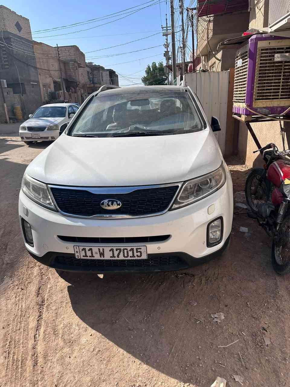 سورنتو 15 كويتي.   فووول.   ماشيه 190 المكان. كربلاء مكفووله. من الصبغ.  محرك كير. مامفتوح.   بئسمي.  مكان كربلاء السعر 180
