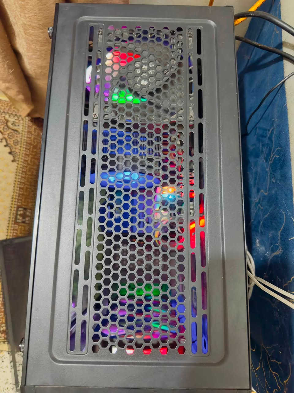 السلام عليكم بيسي للبيع

معالج AMD 5 3600 
كرت شاشه RX5600XT MSI
رامات 16g MSI ddr4 3200
مذر بورد MSI 470 PRO
مبرد هوائي جهتين 
بور سبلاي يمكن 550w
هارد عدد ثنين 1T مع256g

سعر 750 

***********
