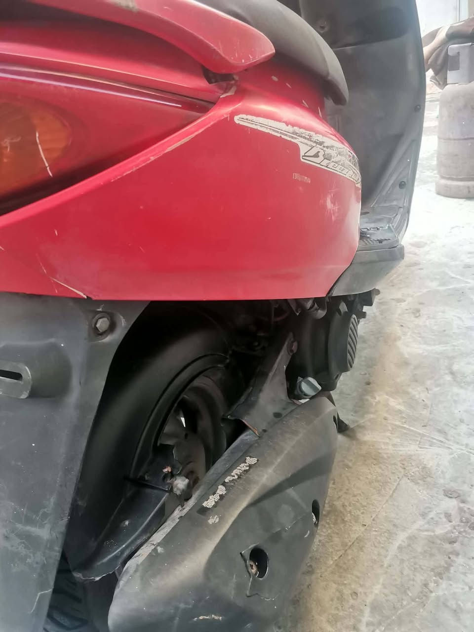 بريز للبيع سعرها 425 وبيها مجال
كابريتر اصلي ضفيره ماملعوب بيها 
مكينه مامفتوحه و لاتنقيص ولا تبخير 
يحتاجلها  دبلات امامي خلفي  دراجه  
عنواني بغداد الشعب 
***********
