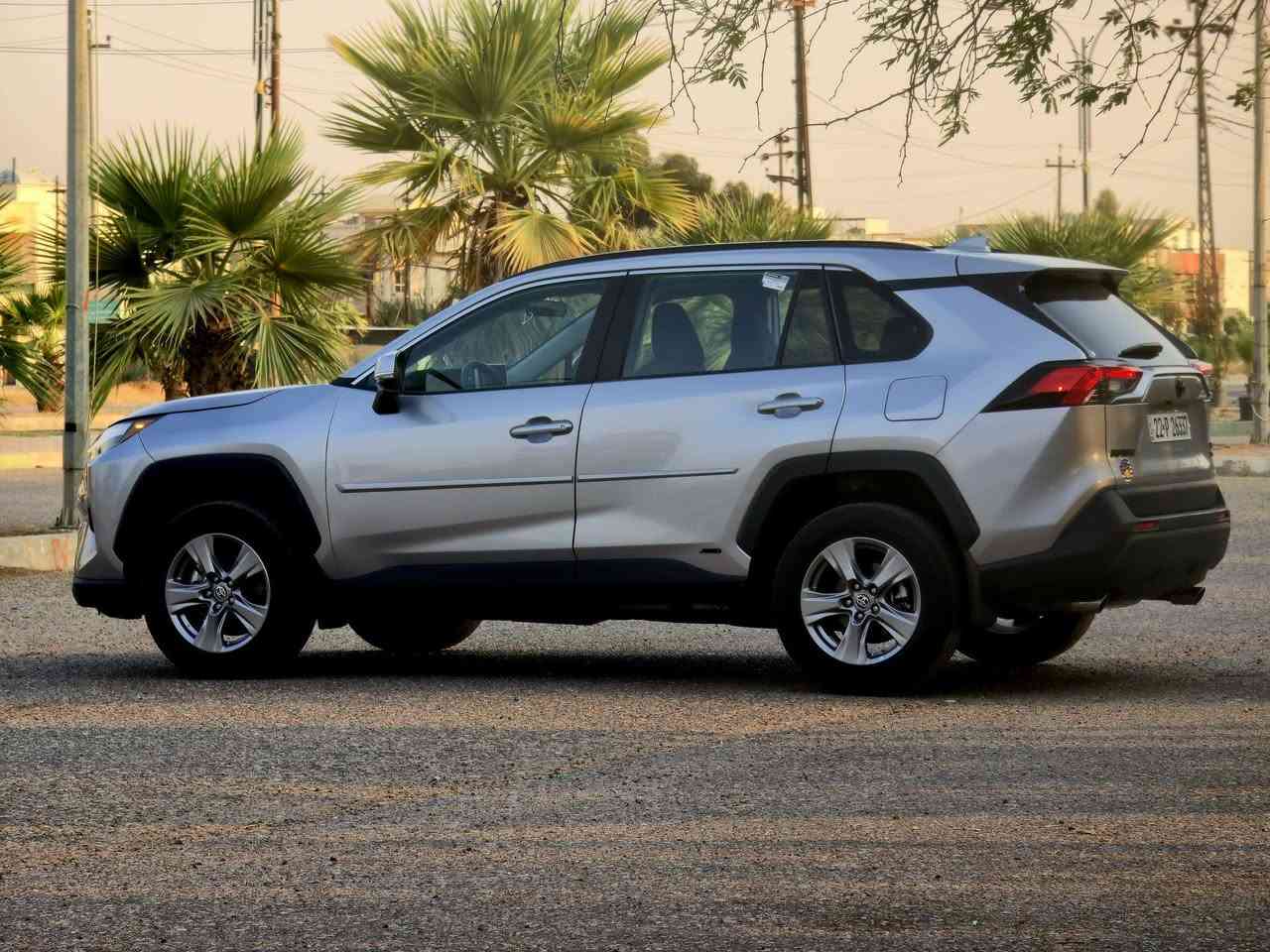 راف4 موديل 2024 LE  AWD هايبرد
ماشي ٣٠ الف 
رقم اربيل سنوية بأسمي ترقيم جديد
بيها شوية صبغ براس البونيد والجاملغ اقل من ربع
مكانها كركوك ـ معرض ديار بكر 
سعر ٢١٦ 
***********  ـ واتساب
