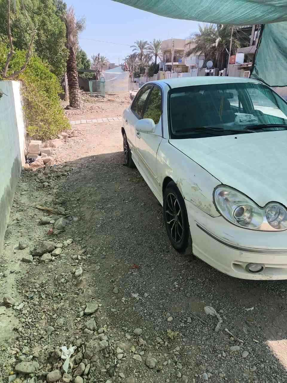 سوناتا وفود 2004
مكينه v6 
كير مكينه سليمات تخم تاير نضيف تبريد شغال ثلج صدرها حلو رقم بغداد انكليزي كشرها كدام العين 
السعر 55 وبي مجال 
رقم التلفون ***********
