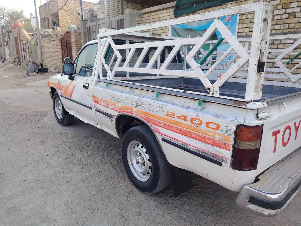 سلام عليكم مره خصت لكروب سياره لبيع تيوته مديل ١٩٩٣ بلاديه سنويه جديده رقم لهاتف ***********
