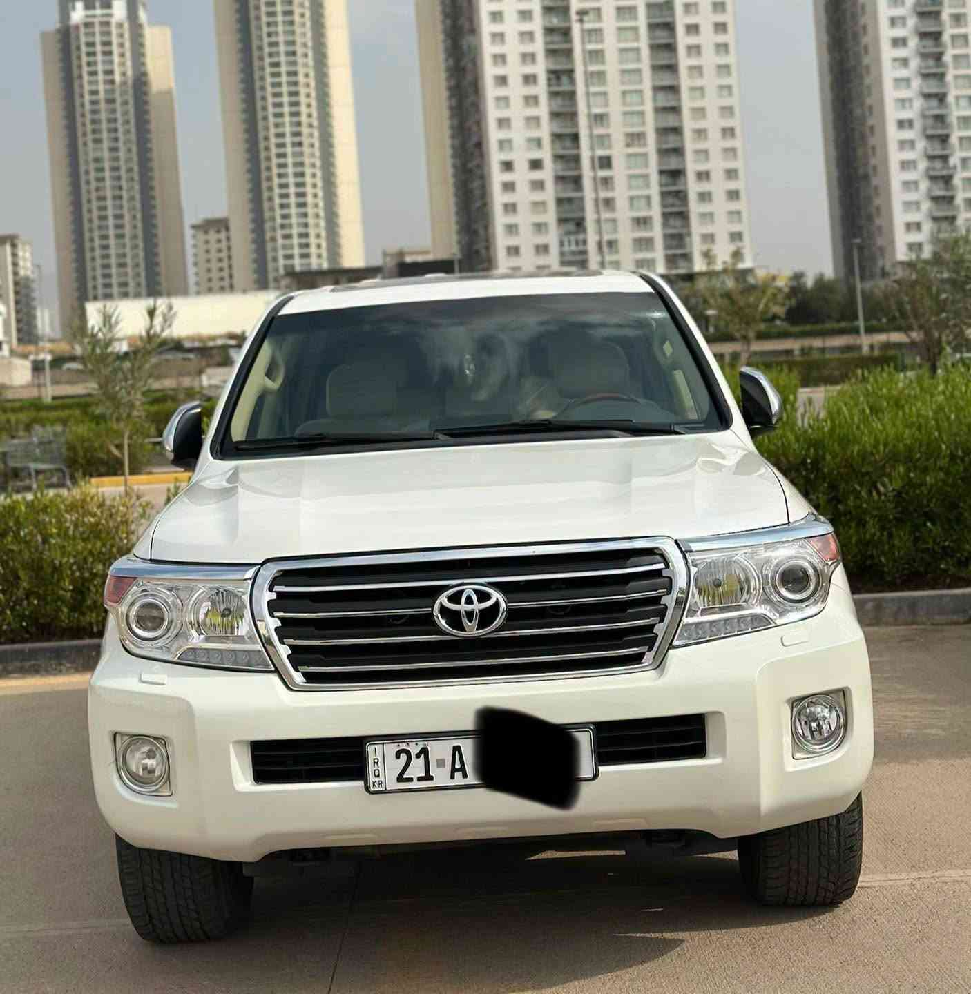 لاندكروز GXR • ٢٠١٢ • ١٥٤٠٠٠ كم