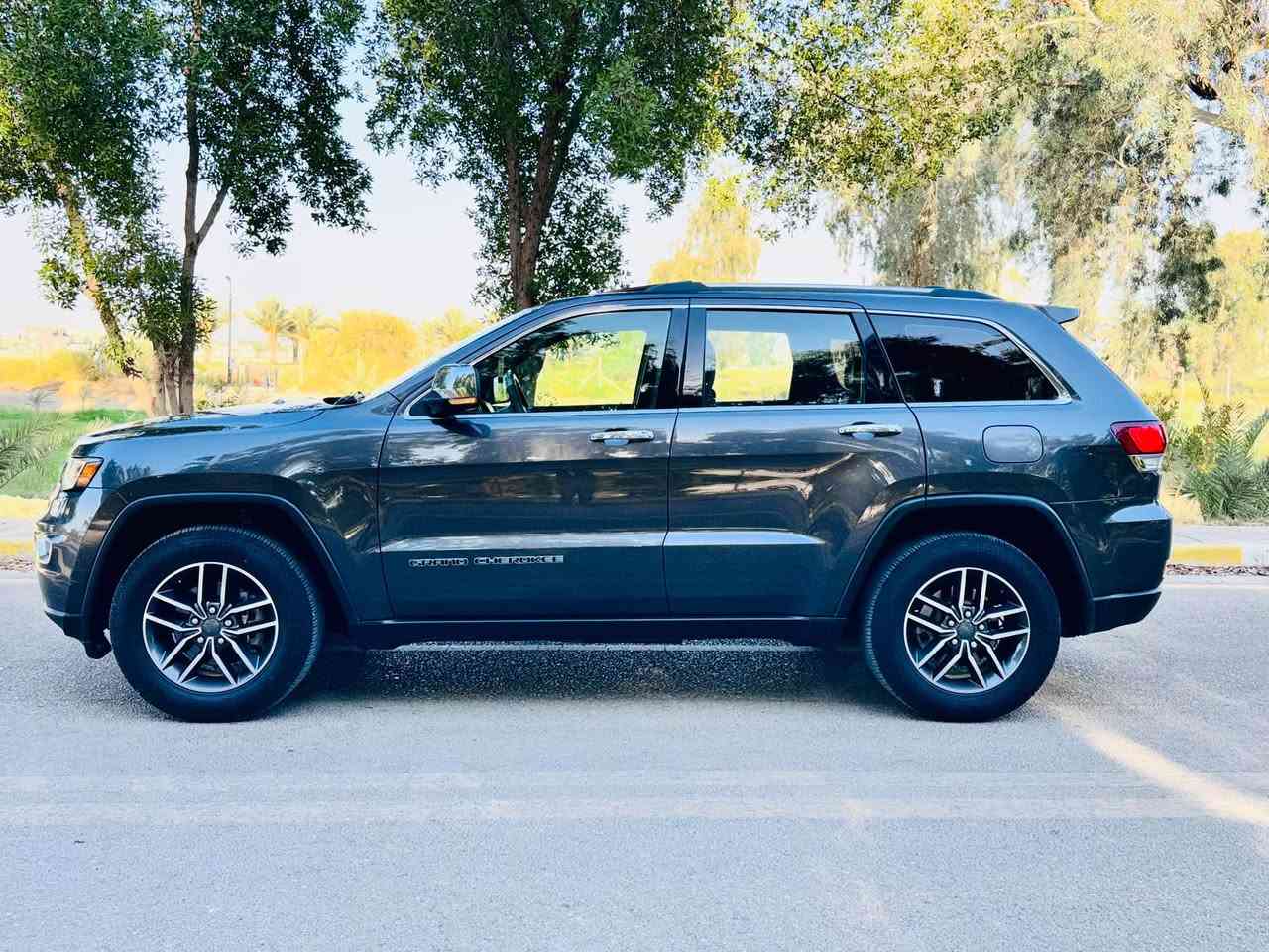 الــــــــــسعر 165$.      ***********

جيب ٢٠٢٠  لمتد 
رقم بغداد س محرك3600
امريكي حادثها جاملغ خلفي مبدل القبق الخارجي   وبابين كلير سونار مرفق 
بدون ارباك 
بجم كبس
بنوراما
بصمة بيبان 
بصمة تشغيل 
تشغيل عن بعد
جنطة كهرباء
كشنات امامية كهرباء 
ستيرن كهرباء تدفئه
شاشه جبيره 
كامره خلفيه
حساسات 
ماشية 155 الف كيلو 
رادار جانبي
وبعد بيها مواصفات 
مكاني بابل مسيب
***********الماسنجر مغلق متواجد اتصال او واتساب 
بيع او مراوس
