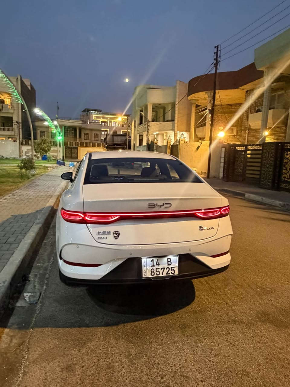 سلام عليكم بي وادي جن بلاص داخل زيتوني 
سياره كفاله عامه ماعده شخط بصيط بل باب وره سياره رقم بصره تحويل ثاني يوم
ماشيه 9000 قابل للزياده ***********
عنوان القبله حي مهندسين مراوس بيسان سنتره صني Singapore
