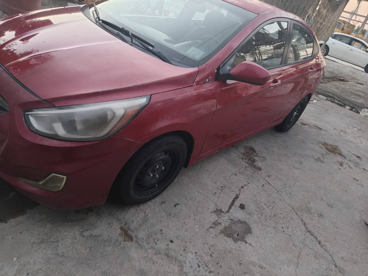سلام عليكم اكسنت 2015امريكي بيها قطعتين صبغ بدون دواخل رقم نجف مكينه1600 وكير هستوني شادهن بل كارتون مكانها نجف مداور ثاني يوم  سعرها 74وبيها مجال 
(*********** )
