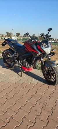 بولسر • ٢٠٠ • كهرباء