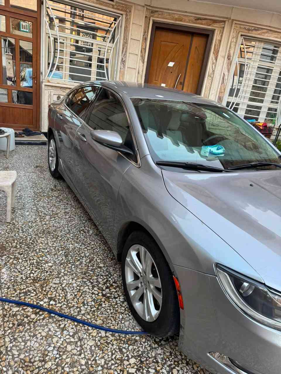 سلام عليكم 
للبيع كرايسلر c200 امريكي موديل 2016 حادثها جاملغ وبنيد بدون دواخل الشواصي واللغود كلها مكفوله وبيها بلعراق صار بيها ضربه خفيفه باب الصدر وانصبغ بدون دواخل كير مكينه صدر تبريد كله مكفول مكان السياره بغداد نفق الشرطه  حي حطين 
السعر 92 وبيها مجال 
***********
