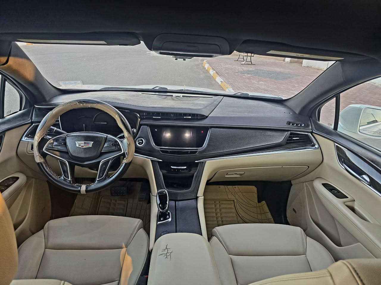 للبيع او المراوس
كاديلاك xt5 2017 محرك 6رقم بغداد بأسمي وارد امريكي تقرير غرق *********** السعر 180 وبيها مجال
