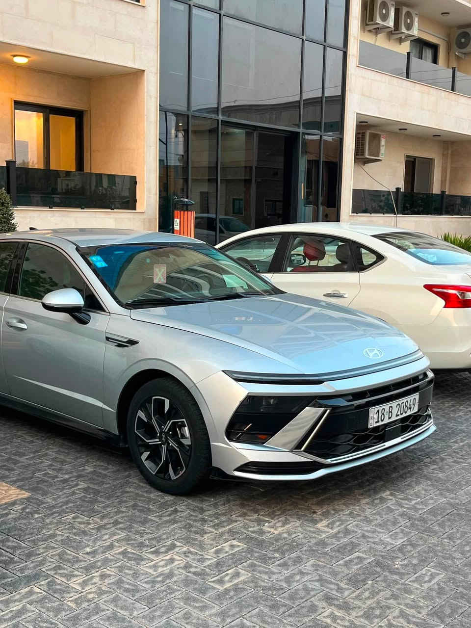 السلام عليكم سوناتا مديل 2024 وارد امريكي  مكينه2500 رقم بابل حره باسمي حادثها جاملغ وباب سايق بجم كبس  تفاصيل موجوده بالفيديو سونار راسلني واتساب ادزلك صور حادث سياره جاهزه من كلشي تراي شرط 200 سياره واكفه سياره تشتغل على البانزين العادي بدون ادونز  كير مكينه كفاله  مواصفاتها  موضحه بالفيديو بصمه ورادار وتحذير وكامره360 شفتات وتبريد ثلج ❄️ تخم تاير جديد 🆕 مابيها اي نقص مكان السياره النجف باسمي مداور ثاني يوم السعر180$ 
***********
