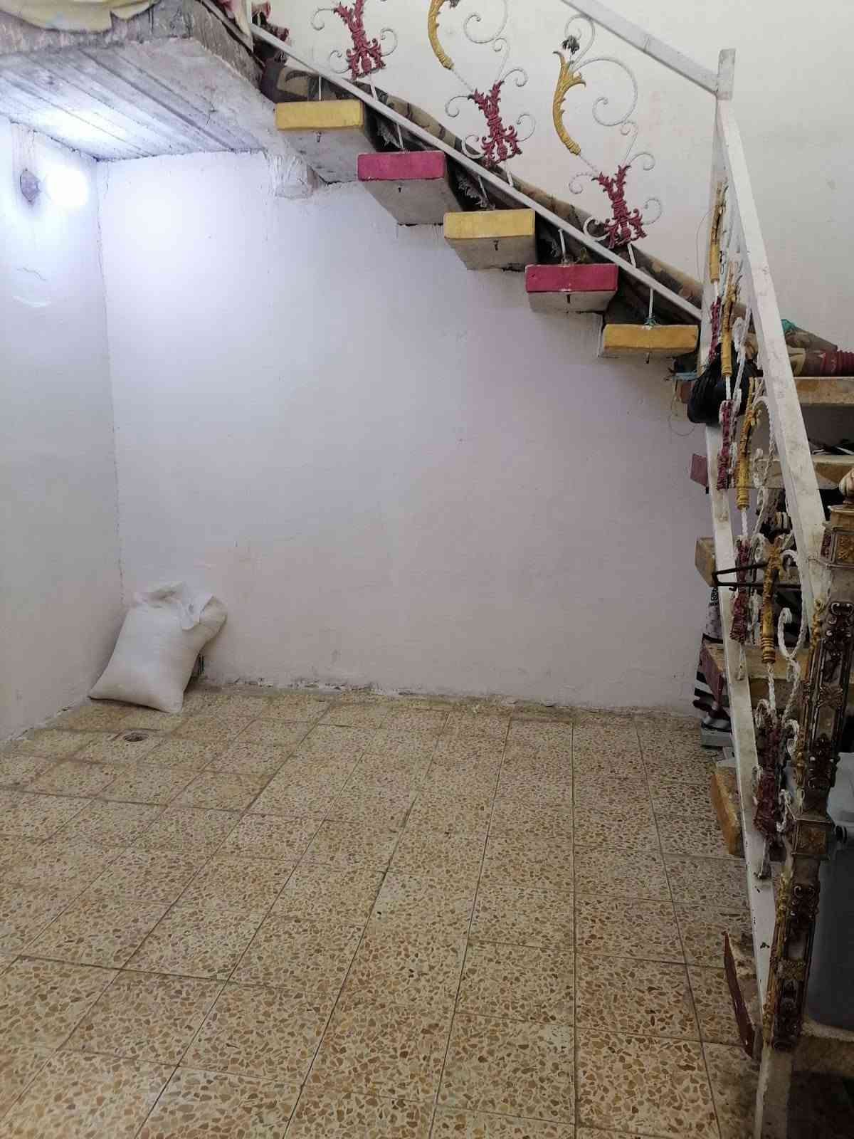 بيت للبيع شارع السفير الرابع قريب شارع 20 البيت بلوك اساس كونكريت والسقف كونكريد البيت مساحه البيت 130 متر. الجهه اليسرى تفاصيل البيت داخل الفيديو والصور
سعر البيت 47 

‏‪***********‬‏

‏‪***********‬‏
بيت للبيع شارع السفير الرابع قريب شارع 20 البيت بلوك اساس كونكريت والسقف كونكريد البيت مساحه البيت 130 متر. الجهه اليسرى تفاصيل البيت داخل الفيديو والصور
