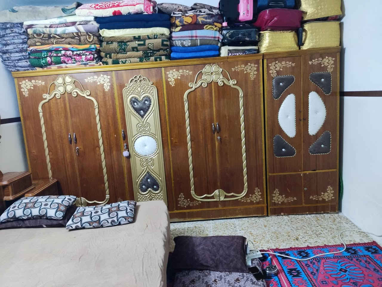 غرفه نوم مستعمل 
العنوان حسنكوي قرب جامع النور 
***********
***********
