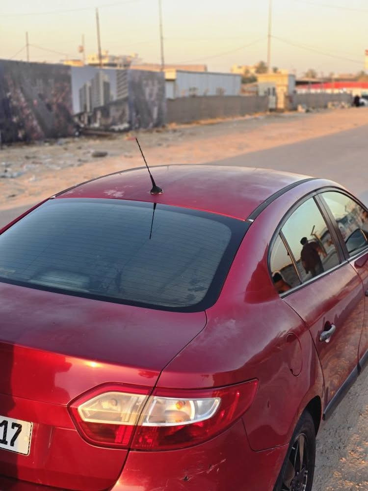 🚗 رينو فلونس 2013 ⚙️ محرك 1600 الاقتصادي المرغوب 🔄 كير AT أوتوماتيك للبيع او المراوس
📢 للبيع
✅ المحرك جديد، صارله شهر من شدّيته، وحاوية بالكارتون. ✅ الكير مكفول. ✅ منظومة تبريد كاملة جديدة. ✅ الحدادية كاملة جديدة. ✅ داينمو جديد. ✅ سلف جديد. ✅ منظومة بنزين جديدة. ✅ مشط ستيرن جديد. ✅ ويل رياضي أسود. ✅ هزة جديدة. ✅ منظومة زنون جديدة. ✅ شاشة CarPlay.
💯 السيارة ما بيها أي نقص، جاهزة للاخير، وعالفحص وين ما تحب تفحص.
🔢 الرقم إنكليزي (29) قابل للتحويل بأي مكان يعجبك.
📄 السيارة باسمي، عنواني الديوانية - المركز، والتحويل ثاني يوم.
📸 السونار مالتها موجود بالصور..
✨ كلشي موجود بالسوك وحسب النضافه ، والسيارة نظيفة وتعبان عليها كلش.  السعر ٤٥ للاستفسار
📞 *********** ديوانية, القادسية
