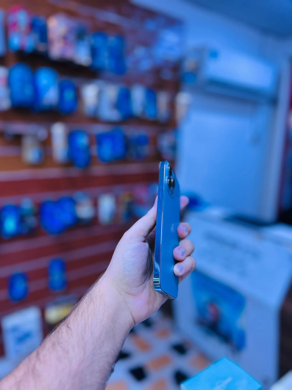 📱 للبيع آيفون 13 برو ماكس
🔹 الذاكرة: 256GB
🔋 البطارية: 90%
🌍 شرق أوسط A/AA — لا أوروبي ولا ياباني
✨ الجهاز كلش نضيف ومكفول حتى من الشخط

🛠️ ملاحظات الجهاز:
• مبدل ظهر أصلي بسبب أثر وكعة،  واقفة بصمه الوجه 

💰 السعر: 645 ألف

📍 المكان: تكريت
📞 للاستفسار: ***********

