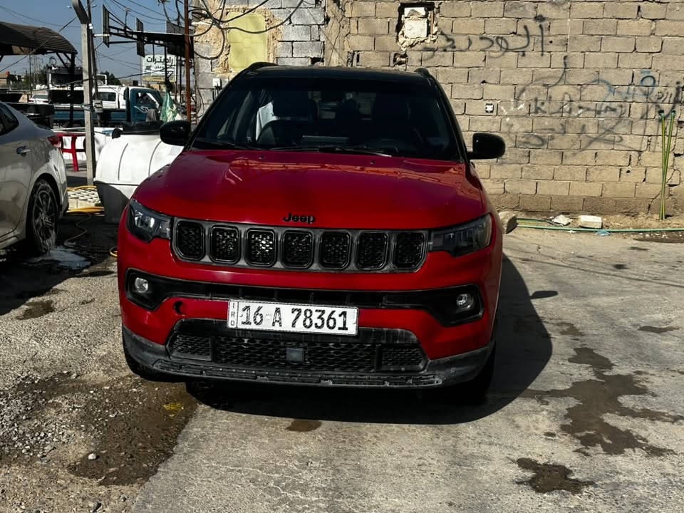 سلام عليكم
جيب كومباس موديل ٢٣ 
العداد ماشية ٣٠ الف كيلو
المحرك 2000 تيربو
باقي التفاصيل راسلني خاص على الواتساب ***********
السعر ١٥٥ ورقه وبيها مجال للشراي 
اخوان السياره ضربتها فقط جاملغ خلفي والباب الخلفي جهه الراكب عداها السياره كلشي مبيها
