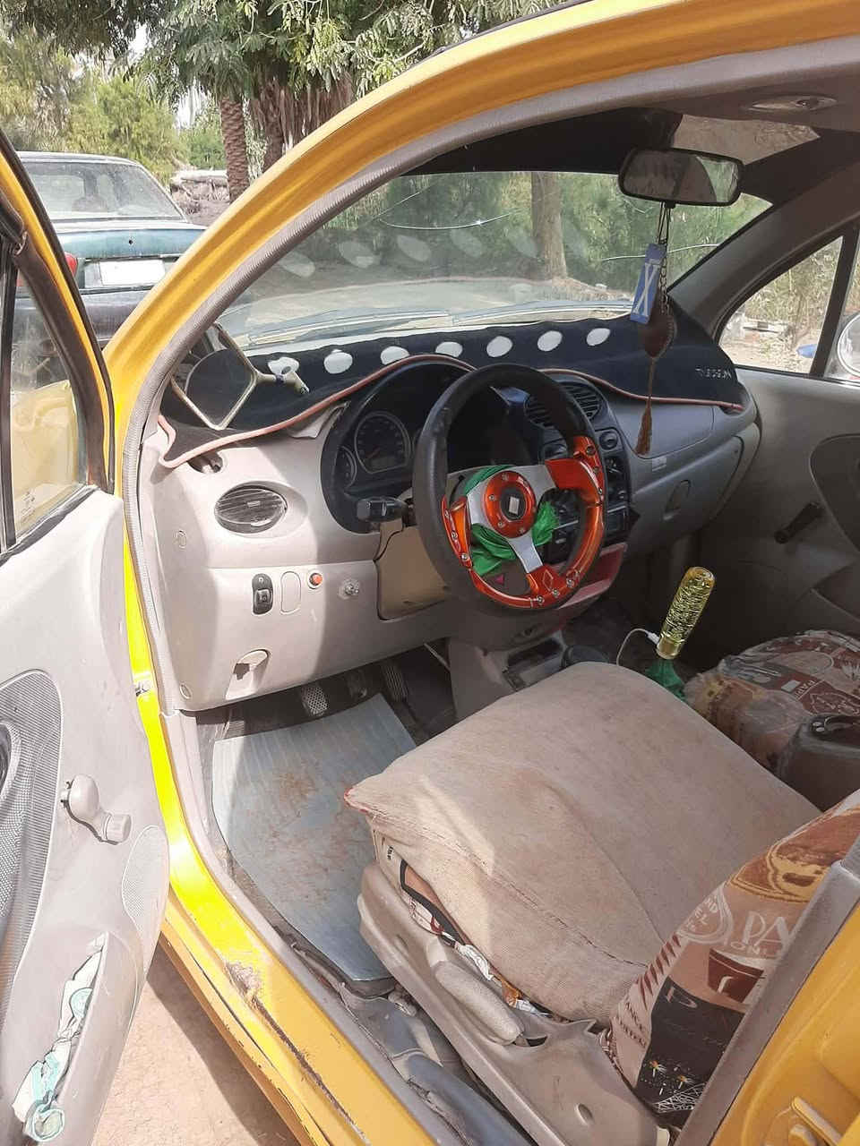 سلام عليكم كيو كيو للبيع موديل 12 جاهزة حالياً متروكة و جامة السايق كسرها ابن حرام للبيع سعرها 750 وبيها مجال قليل مكاني ناصرية مركز رقمها صدامي نجف أتعهد من السرقة و العشائر و الشراي بخدمتة ‏‪***********‬‏
