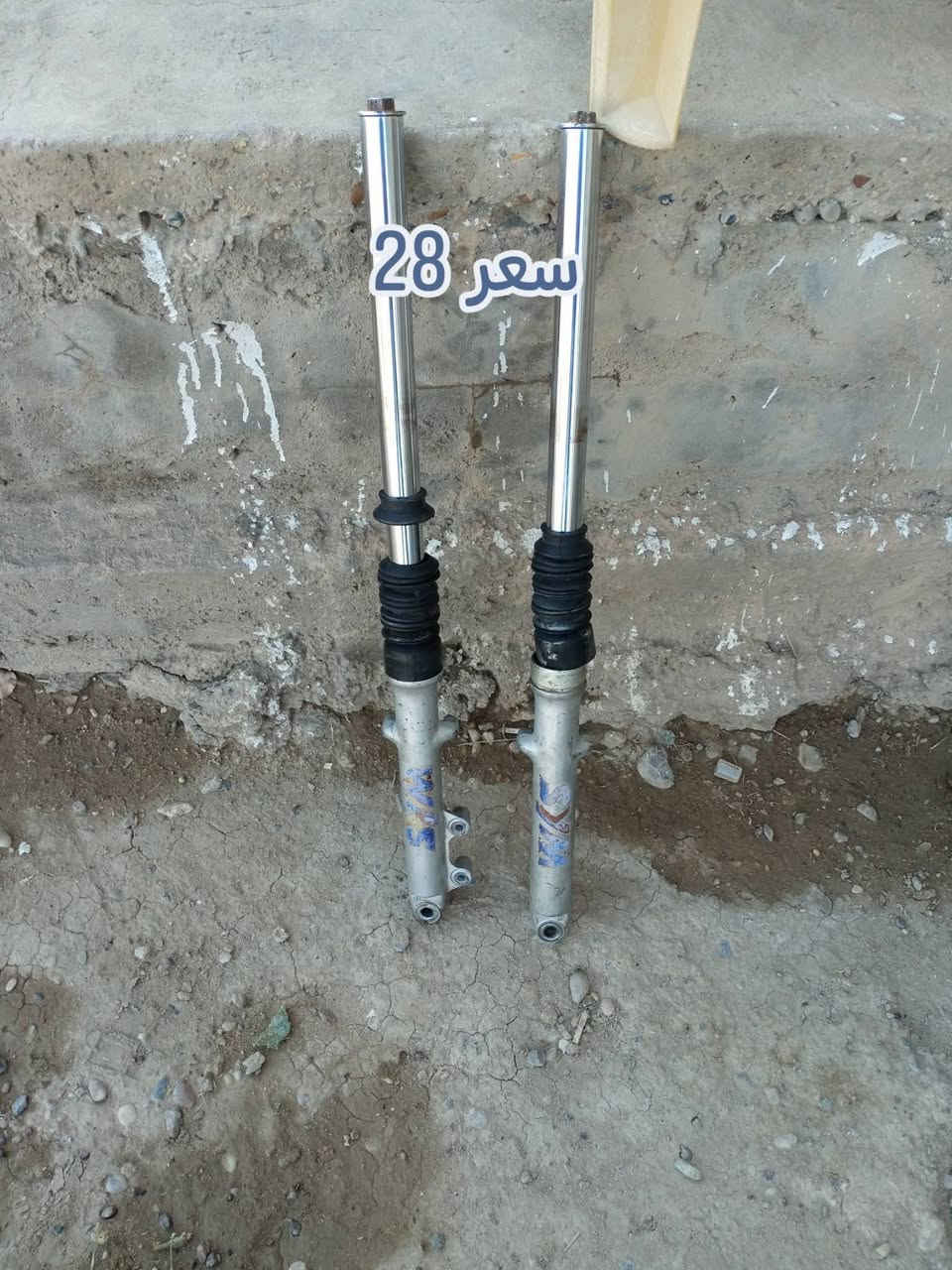 للبيع مستخدم يوجد  خدمه توصيل داخل رمادي فقط 3لاف توصيل *********** مكان رمادي لملعب

