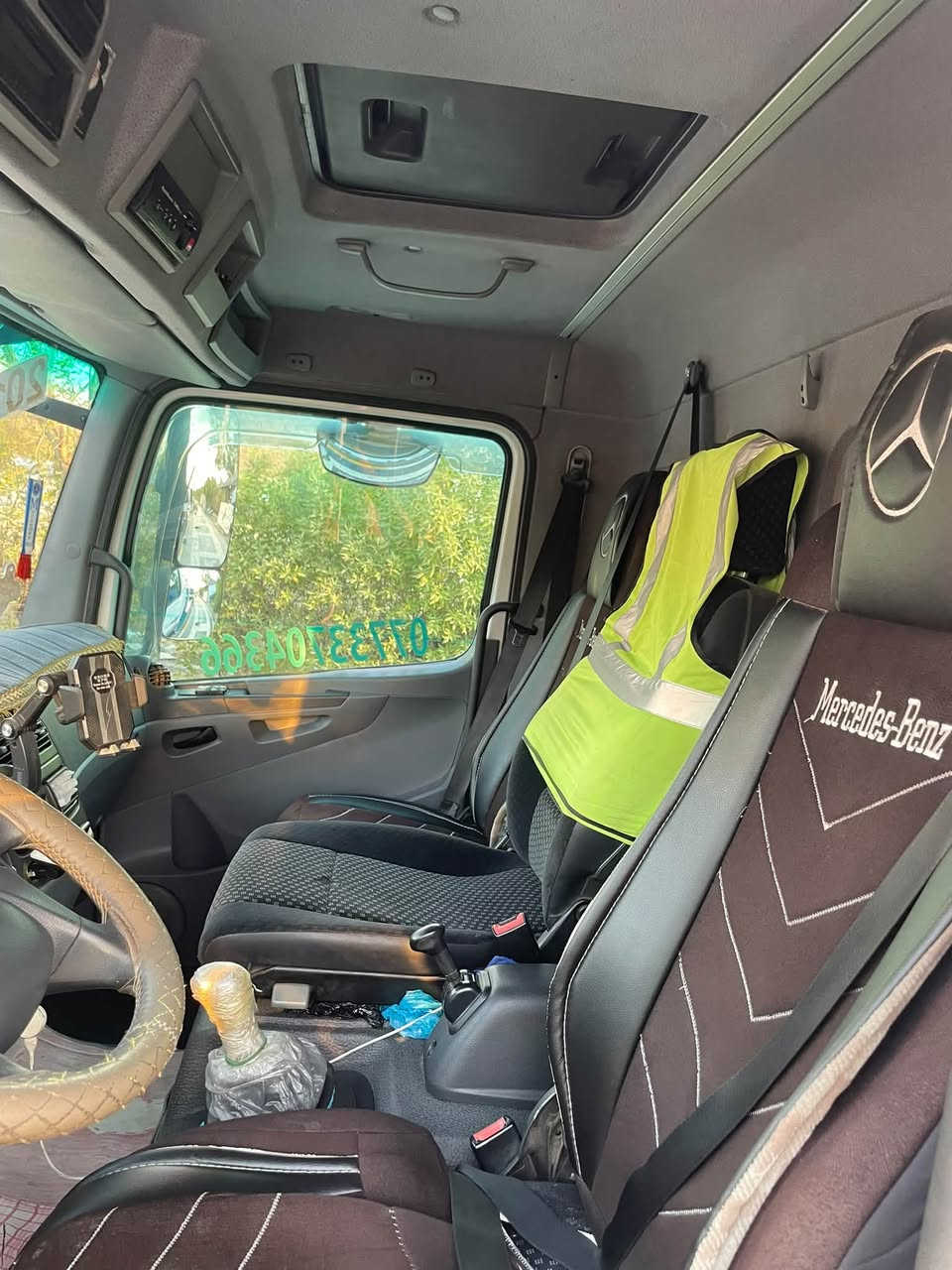 السلام عليكم كرين للبيع اتيكو موديل 2013 كرين سوبر زت 3600طن 3سلايت مخالف تخم تاير تخم باتري سيارة مكفولة كفالة عامة سعر 375 بي مجال حك جية ***********   ***********

نص مكتوب في الصور:
- 0733104360