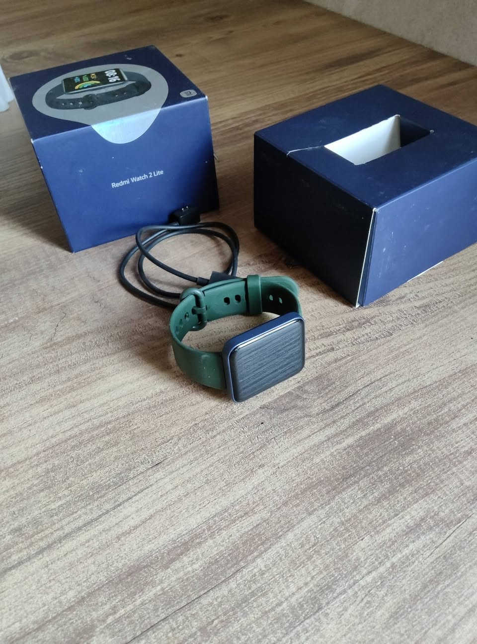 السلام عليكم
⌚ للبيع Xiaomi Watch 2 Lite

ساعة شاومي الذكية Watch 2 Lite، مناسبة للرياضة والاستخدام اليومي، بتصميم خفيف وأنيق.

🔹 الشاشة: AMOLED قياس 1.55 إنش
🔹 الدقة: 320 × 360 بكسل
🔹 نظام تحديد الموقع: GPS مدمج
🔹 الرياضة: تدعم أكثر من 100 وضع رياضي
🔹 الصحة: قياس نبضات القلب، نسبة الأكسجين SpO₂، تتبع النوم ومراقبة النشاط
🔹 مقاومة الماء: 5ATM
🔹 البطارية: تصل إلى حوالي 10 أيام مع الاستخدام المعتدل
🔹 الاتصال: Bluetooth
🔹 التوافق: Android و iPhone
🔹 الوزن: حوالي 35 غرام
🔹 تطبيق الساعة: Mi Fitness

📦 الحالة: [نظيفة جداً ]
📦 الملحقات: [ساعة + شاحن + علبة ]

📍 المكان: [النجف الاشرف]
💰 السعر: [60]
(يوجد توصيل)
***********]
