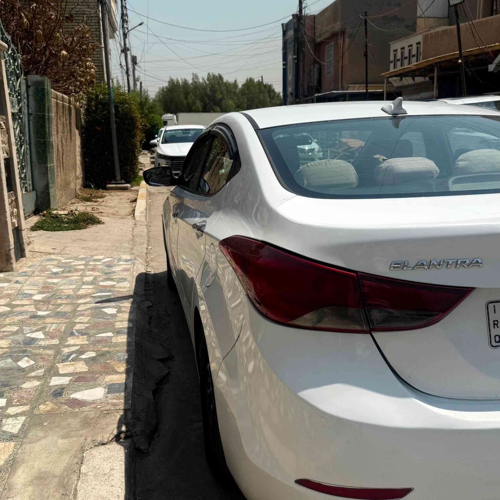 السلام عليكم 
النترا وارد امريكي ضرر چاملغ خلفي 
موديل 2016 رقم بغداد بأسمي 
بيها اربع قطع صبغ اثر تكشير فقط 
محرك 1800 دوش
*********** واتساب ممتواجد عالفيس
السعر 95 ورقة و بيها مجال بسيط
