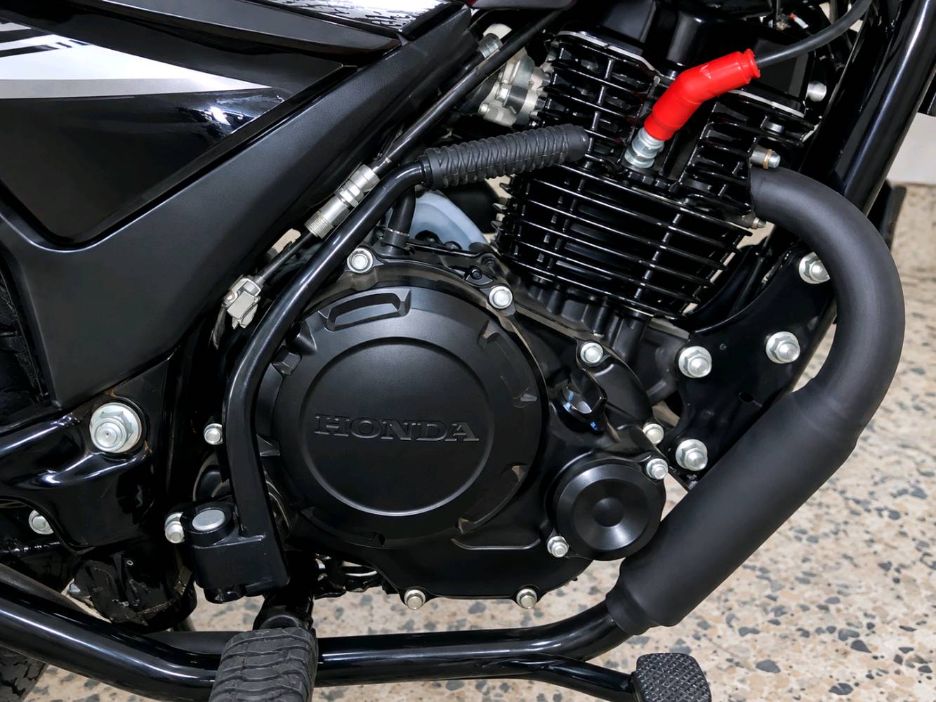 🏍️ للبيع دراجة هونده 125 موديل 2023
📍 الموقع: البصرة – شمشومية
الموديل: 2023
السعة: 125cc
رقم وسنوية باسم المالك
الكير نضيف
المكينة نظيفة
الدراجة استخدام شخصي
البدي نظيف وحالتها مبينة بالصور
جاهزة للاستخدام والنقل
💰 السعر: 2,700,000 دينار قابل للتفاوض البسيط للجادين فقط.
📞 للاستفسار والتواصل:
***********
الرجاء عدم بخس الدراجة، والسعر قابل لتفاوض بسيط فقط.