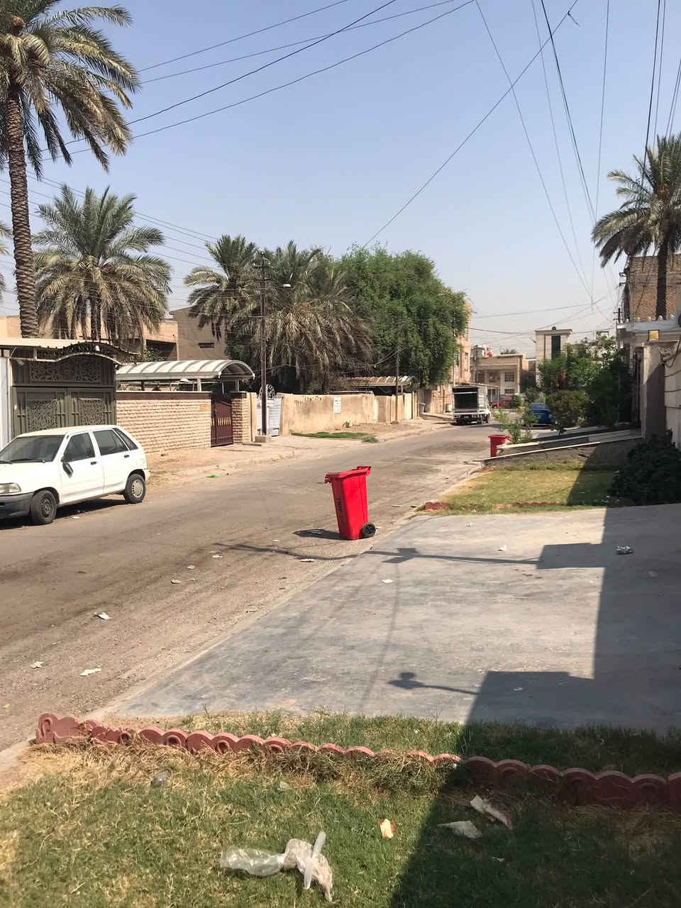 بيت قديم يعتبر قطعة ارض للبيع
المساحة 330
العنوان حي اور ال 600 بشارع ابو عبير 
الواجة 11 نزال 30 
هاتف ***********
