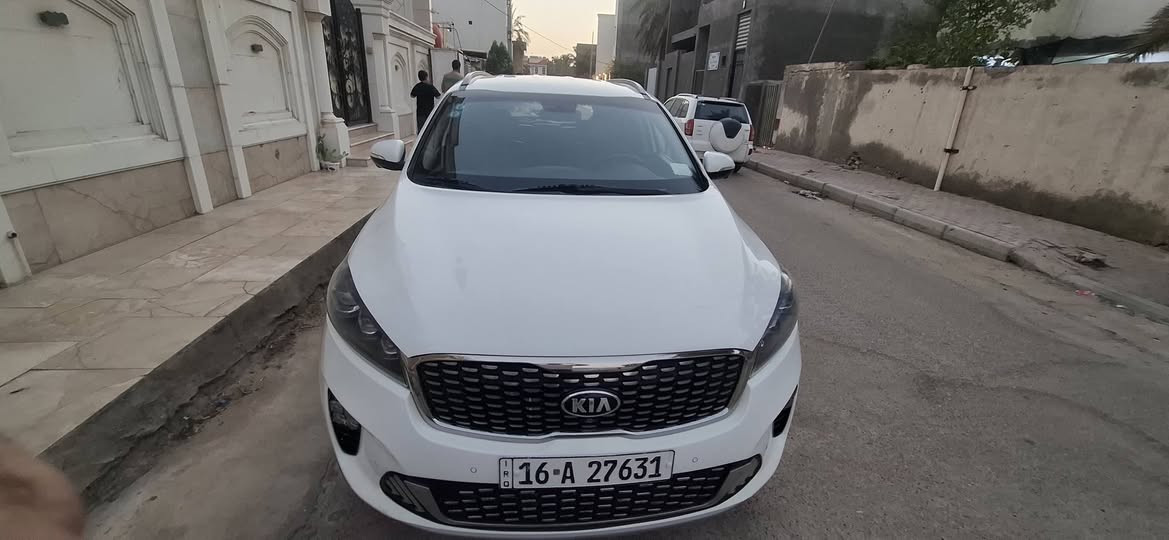 اللهم صل على محمد وال محمد  . سورنتو موديل 2019 خليجي 6 سلندر رقم قادسيه الجديد مداور ثاني يوم ماشيه 135 الف كفاله عامه عدا بارد بسيط جدا ولا ينحجي بي سياره بفضل الله بالكارتون دواخل جلد اربع كاميرات سايد بريك بصمه وباقي المواصفات معروفه فول عدا الفور ويل استخدام شخصي بالعافيه ع الياخذهه مكان السياره سماوه المركز استفسار *********** وبي وات ساب
