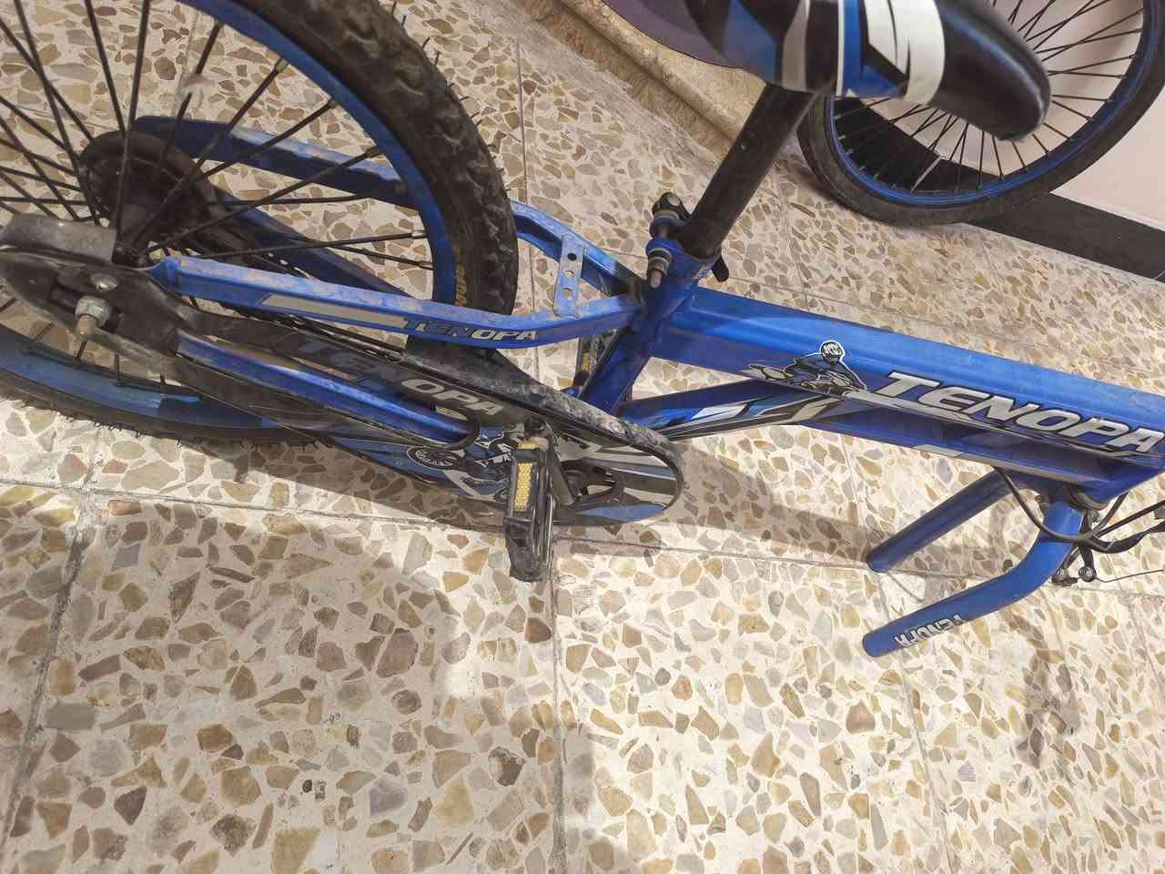 يا الله باسكل حجم 20 ابيع هل موجود بس الماشه مالته طاكه تريد تبدله تريد تلحمه بكيفك الباسكل يمشي جان يعني بس ماشه السعر 15 الف فقط مكاني بغداد البياع تواصل  واتساب  ***********
