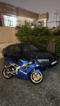 دراجة بطح نوع kawasaki فئة ال 1000 R للبيع الدراجة نظيفة ونشطة واحلى م...