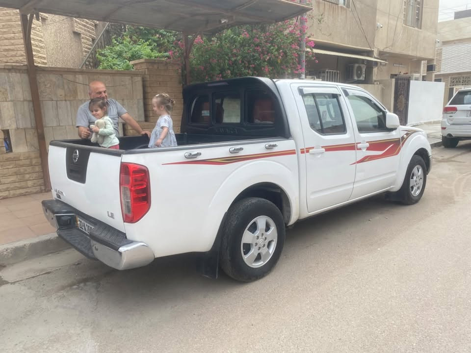 نيفار 2014 للبيع 
سيارة نظيفة ومكينة وكير ايضا نظيف بيها ضربة مدل بنيد ودعامية 
رقم اربيل عنوان السيارة البياع 
رقم صاحب السيارة 

+964 771 235 3346

السعر 125$
