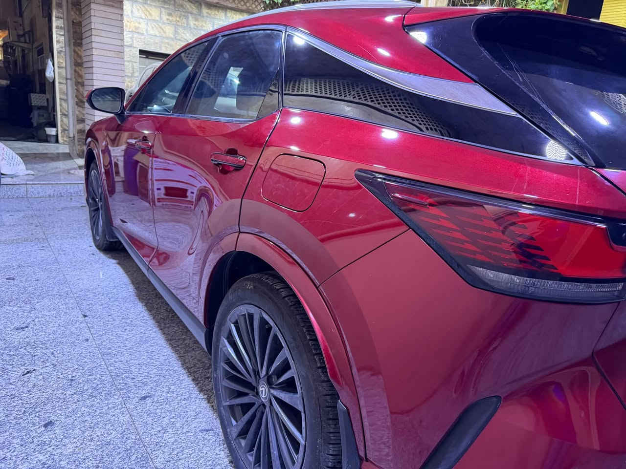 Lexus Rx350h
2024 
17000 miles 
مواصفات بريميوم 
خمس كامرات 
أربع أبواب بصمه
تشغيل عن بعد
فتحة سقف
كشنات امامي خلفي كهرباء وتدفئة وتبريد 
رادارات امامي خلفي 
صندوق كهرباء ويفتح بالقدم 
رقم أربيل دخول جديد سنويه وهزة جديده باسمي 
حادثه صندوق وبنيد 
دواخل فقط شاصي خلفي معدل سحب بدون كص او لحيم
للاستفسار 
***********
السعر 345 وبيه مجال
