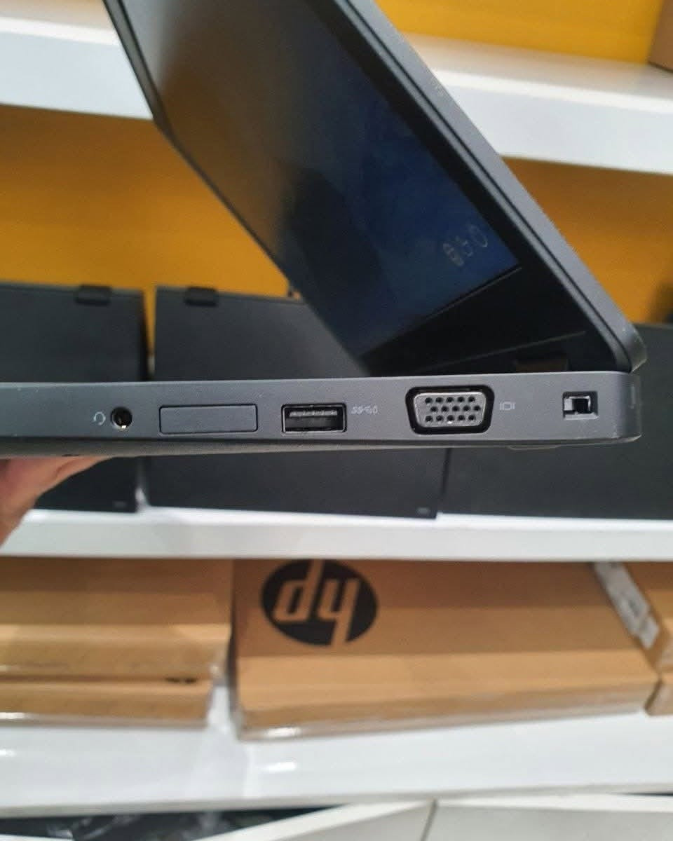 🔥 Dell Latitude 5590  🔥

النظافة شرط اخو الجديد وعل الفحص وين متريد
. 
✅ معالج Intel Core i5 الجيل الثامن
✅ ذاكرة RAM 8GB
✅الهارد  SSD 256GB سريع 
✅ شاشة 15.6 بوصة Touch
✅ نظافة عالية + وصل ضمان
✅ مناسب للدراسة، الدوام، والأعمال
. 
💰 السعر: 265 دينار عراقي فقط
📍 الريادة للحاسبات
📞 ***********
. 
🚚 توصيل إلى بغداد والمحافظات مجاني
هدية الحقيبة والشاحن الأصلي
