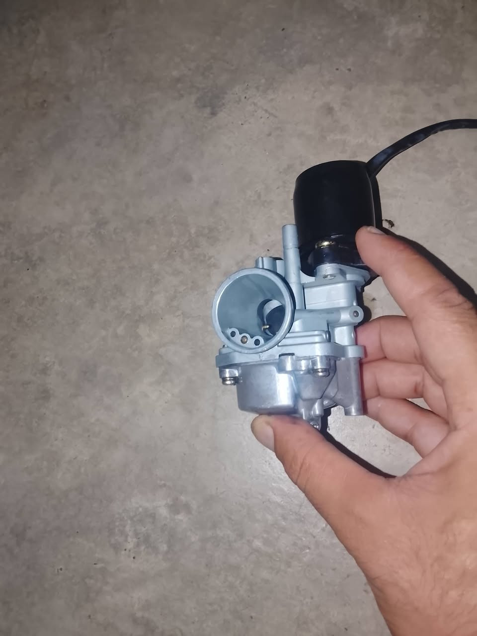 سلام عليكم شباب عندي هااد الويل خلفي مال ياماها او كابريتر مال ياماها بعده جديد او عندي كابريتر مال عبد الحليم بلادي ابودبل سيم او عندي سيم مالت بانزين دبل سيم ويه الكابريتر [السعر خاص] [ *********** ]🫡  شراي اخليك علاه راسي اذى مو شراي اعبر المنشور
