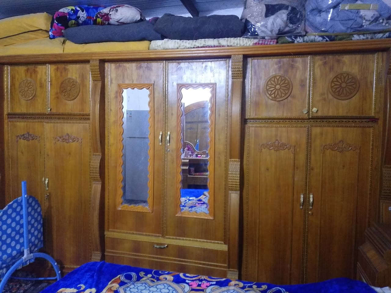 غرفه اخشاب تزگام جديده مستعمله 6اشهر فقط السعر 900وبيها مجال 
واتساب ***********
