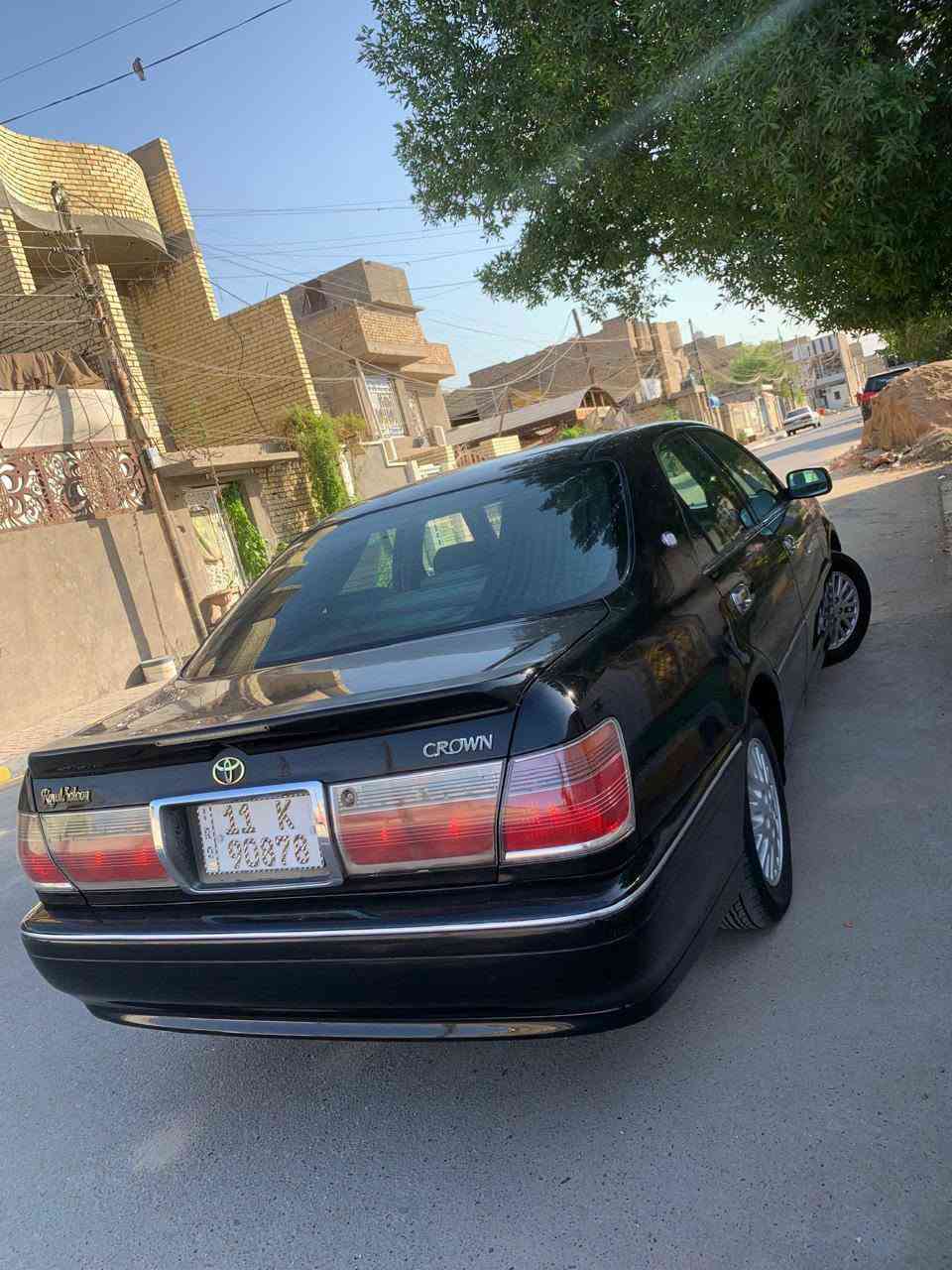 السلام عليكم للبيع او المراوس
كراون (جنون) موديل 1999 السياره مكفوله من الضربه والكص والنقل جثه والعيب الشرعي مصبوغه عام بدون دواخل مكينه D4 الجبيره مكينه وكير كفاله حداديتهه جديده تبريد امامي وخلفي ثلج ❄️ كشنات اماميه كهرباء مري كهرباء+شفط شاشه جبيره رقم بغداد الدولي بسمنه تحويل مباشر تخم تاير جديد داخلهه جديد جام أوتو لايت زينون أصلي ويلكب أصلي 
مكان السياره بغداد حي اور 
السعر اتصل عل رقم او تجي واتساب وعيوني الك 
الاستفسار ***********سجاد

