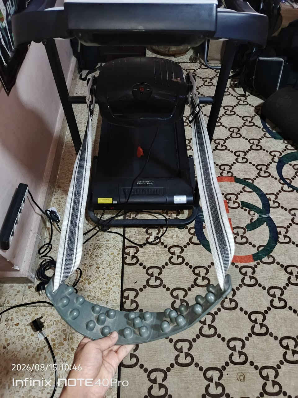 سلام عليكم جهاز للجري نضيف و جديد مع جهاز لحرق دهون المعده و مناسب لكافه الاوزان للتواصل يرجى التواصل على الواتساب على هذا الرقم ***********
