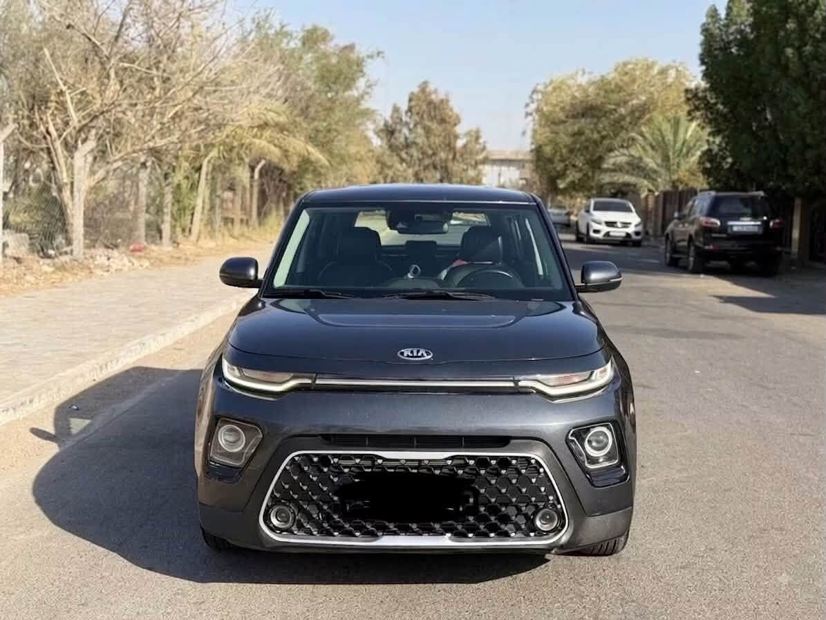 كيا صول موديل 21 
فئة EX
ماشية 91 
رقم اربيل باسمي العنوان بغداد الدورة 
تدفئة تبريد رادار أمامي وخلفي والجوانب
مثبت سرعة توقف ذاتي كامرة خلفي دوارة
حادث دعامية وبنيد فقط لغود شواصي جاملغات مكفولات  سونار موجود باقي التفاصيل رقمي موجود
***********
السعر 130$
