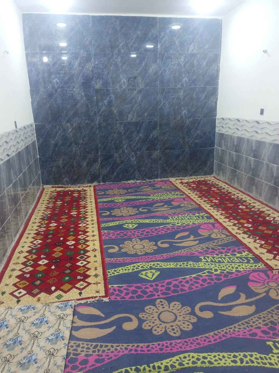 بيت للبيع 100 متر طابو زراعي قرب كره الغدير شارع المطحنه بنيان بلوك بنيان درجه اولى بدون بدون تطبيق ارضيه بالنجف سعر 23++***********
