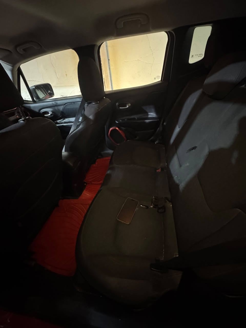 *اعلان بيع او مراوس 🚘*

*جيب رينجيد - Jeep Renegade*
*الموديل: 2016*
*الممشى: 80,000 كم فقط*

*المواصفات فول الفول:*
✅ فتحة سقف
✅ محرك 2400 مرغوب اقتصادي وقوي
✅ تبريد نظامين
✅ تشغيل بصمة + بصمة أبواب + بصمة جنطة
✅ تشغيل عن بعد
✅ شاشة كبيرة + كاميرا خلفية
✅ فور ويل - 4x4 Sport
✅ 4 انظمة قيادة
✅ 3 هوكات + عطلة
✅ تحكمات ستيرن + مثبت سرعة

*الرقم: بغداد باسمي تحويل ثاني يوم*
*السيارة جاهزة ما تحتاج اي شي*

*للاستفسار واتساب فقط: ************
