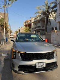 سورنتو هايبرد موديل ٢٥ فول موصفات تبديل بابين نفس اللون وتعديل بالجامل...