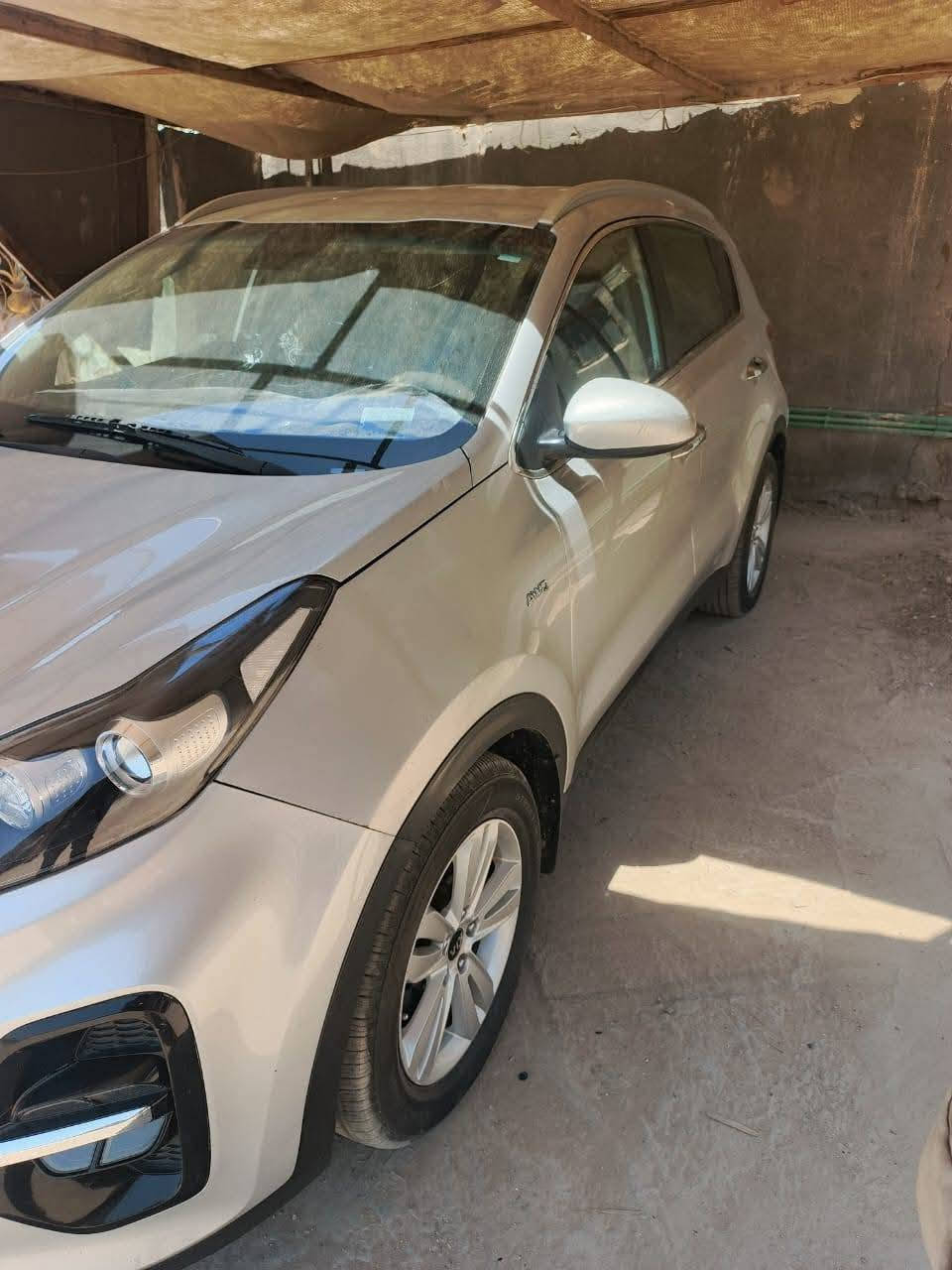 كيا سبورتج 18 رقم بابل نكليزي
كيا سبورتج2018*

*للبـيع: كيا سبورتج Kia Sportage موديل 2018*

*اللون:* سلفر 

*الحالة:* نظيفة جداً -  

*المحرك:* 4 سلندر 2.4L اقتصادي

*تحويل مباشر

*بيه صبغ بنيد وشويه من الچاملغ

*الرقم:* [ بابل دولي ]

*المكان:* [حله ناحية النيل]

*السعر:* [١٤٧ وبيها مجال للشراي

*ملاحظة:* السيارة جاهزة من كلشي، تحويل فوراً،

للاستفسار اتصال او واتساب:***********
