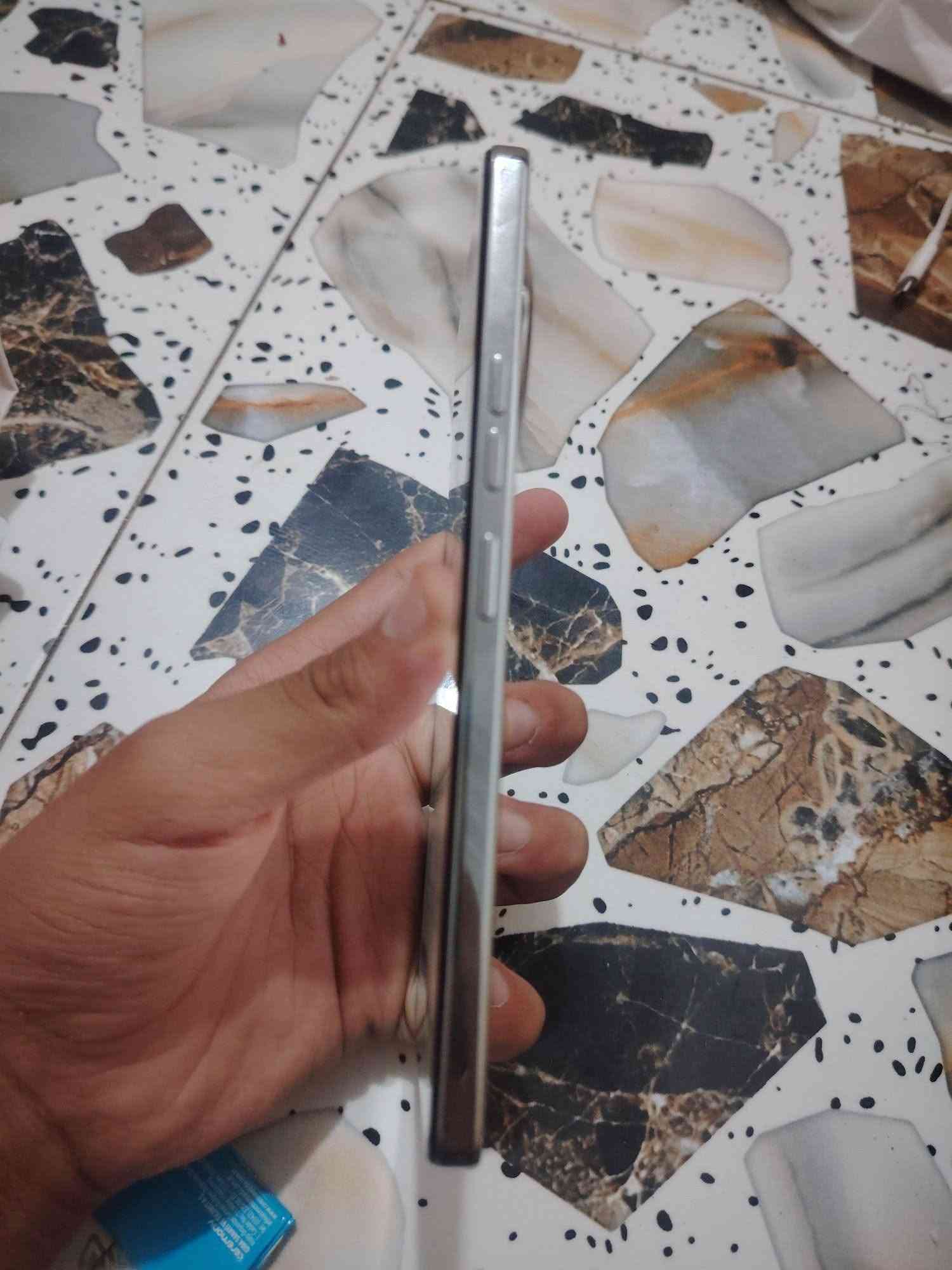 تكنو كامون 30 4G
ذاكرة 256 رام 16
يدعم شحن سريع
شرط ماَمفتوح كاميرا فول
ببجي يدعم 90 فريم او 60
نضيف جلخ مابي
سعر 220 بي مجال شراي تعال هسه اخذو باجر جمعه اطلع ابيعو
