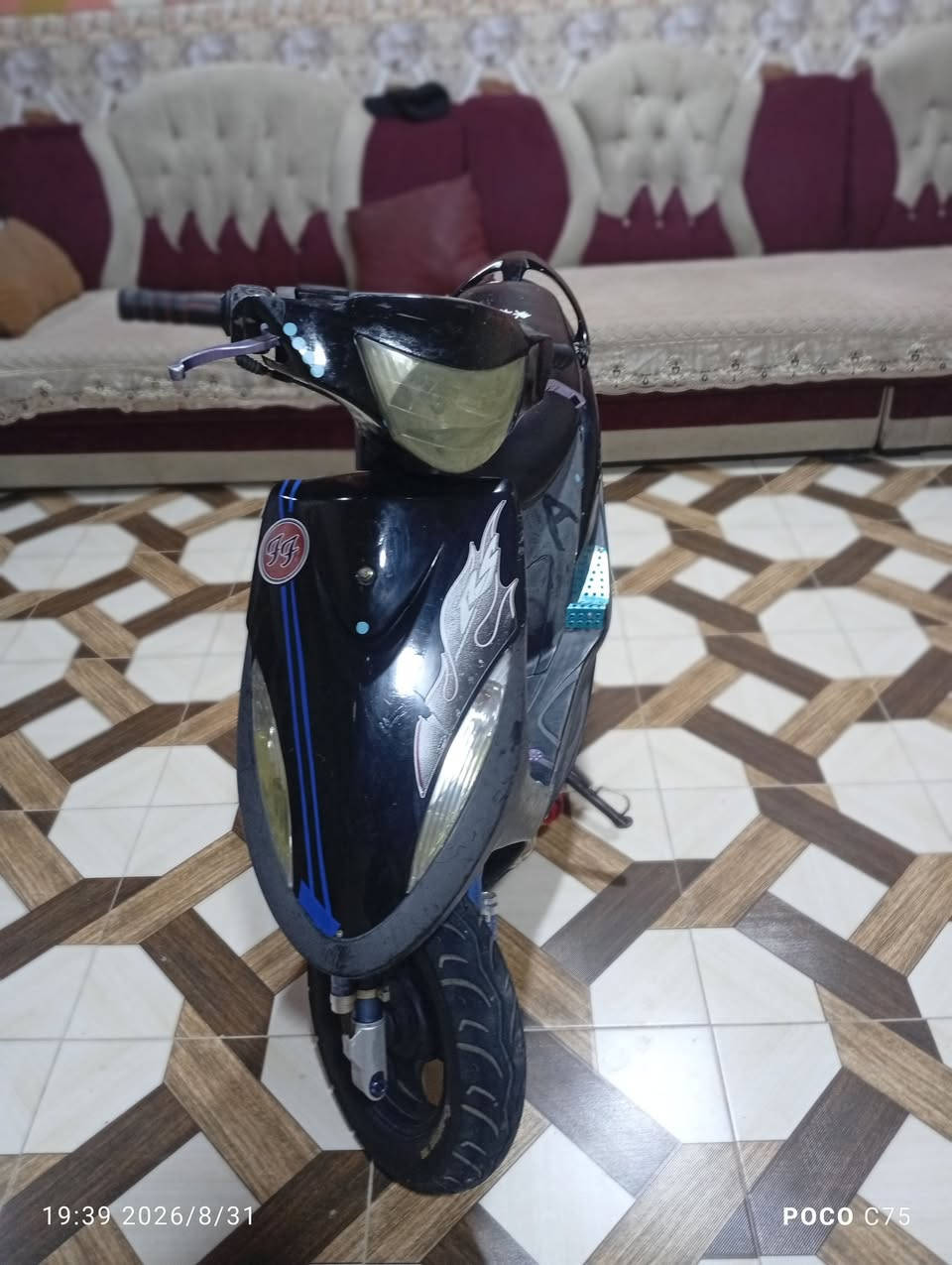 السلام عليكم دراجه ماكس عدله للبيع ما مفتوحه بلاديه العسر 650 وبيها مجال مكاني بصره ابو الخصيب رقم الهاتف ***********
